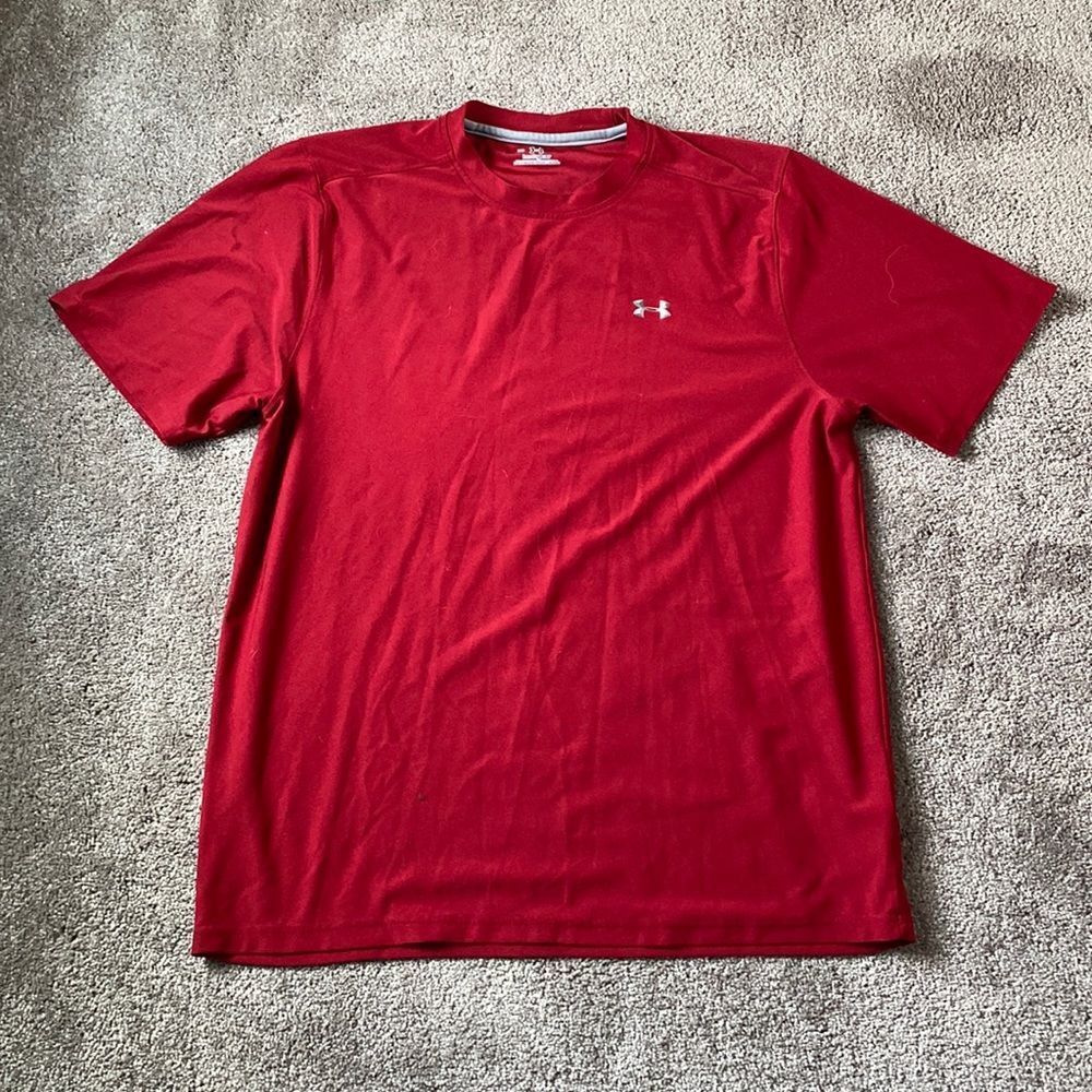 Under Armour Red HeatGear Short Sleeve T-Shirt Size M Athletic